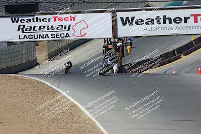 media/Jun-26-2022-CRA (Sun) [[122d0e5426]]/Race 13 (Expert 1000 Superbike)/Start Finish/